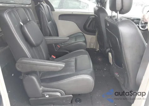 2016 Chrysler Town & Country Touring-L Anniversary Edition z USA, uszkodzony, nr VIN 2C4RC1CG9GR222713